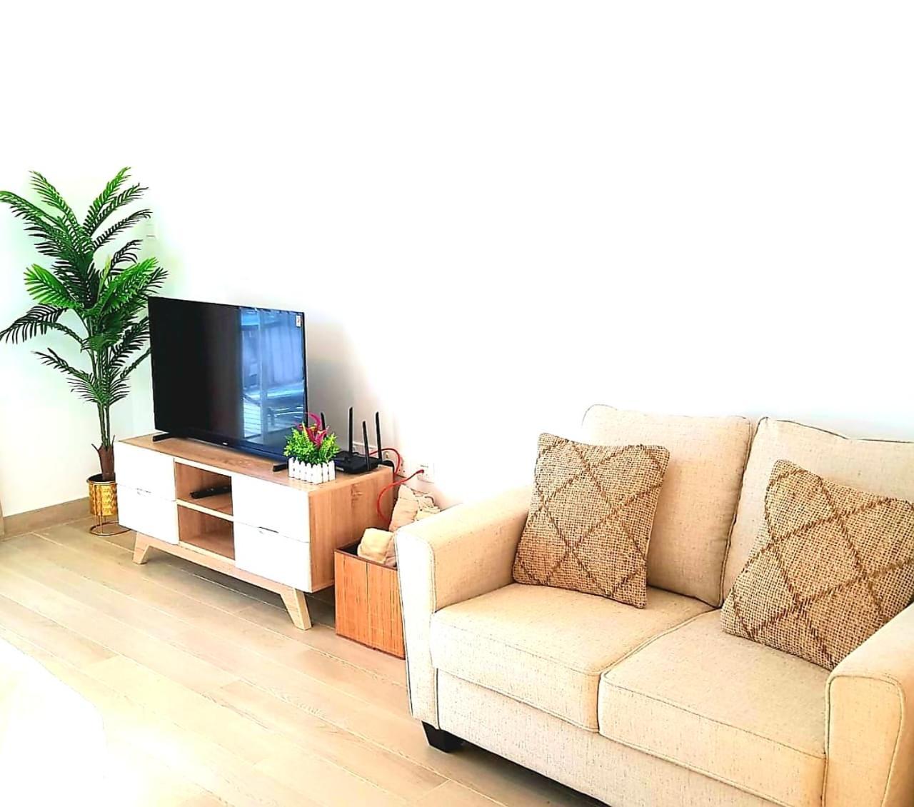 Appartement B8 Close To Formula 1 With Ferrari World View
